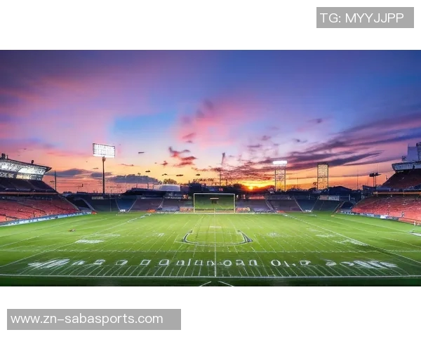 阿德巴约全副武装晒帅照球场缺席也能尽显风采