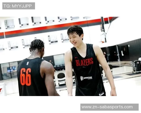 罗威称赞杨瀚森训练表现出色竞争对手的认可让人刮目相看