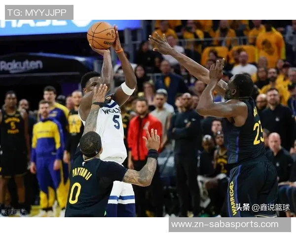 兰德尔带领球队取得胜利全场21投12中砍下31分5篮板4助攻1抢断表现出色