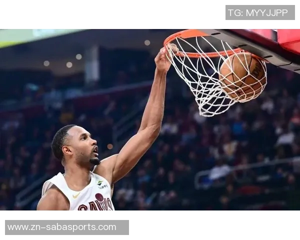 莫布里穿着签名鞋与华子对抗兄弟情深从小一起打AUU 莫布里穿着签名鞋与华子对抗兄弟情深从小一起打AUU