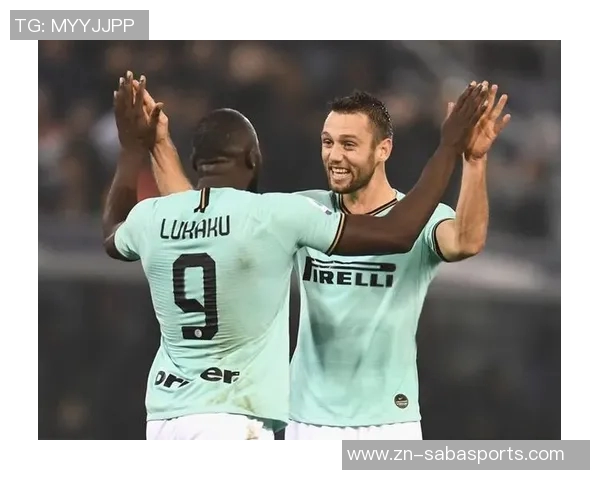 今夏加盟多特的新援贾斯汀勒马首次造访主场并参与U23训练活动 今夏加盟多特的新援贾斯汀勒马首次造访主场并参与U23训练活动