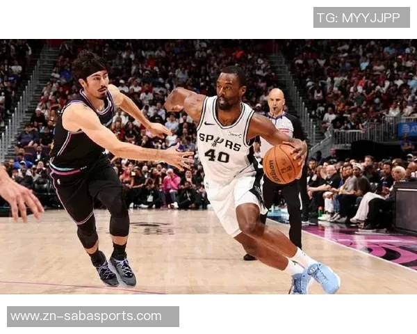 哈珀连续两场表现低迷揭示客场续航能力不足问题